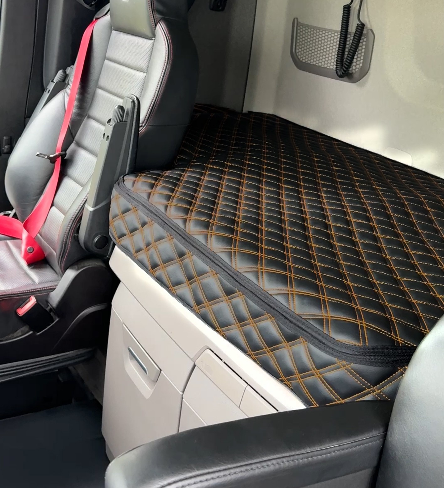 Volvo FH 4/5 - Fully Tailored Faux Leather Truck Mats