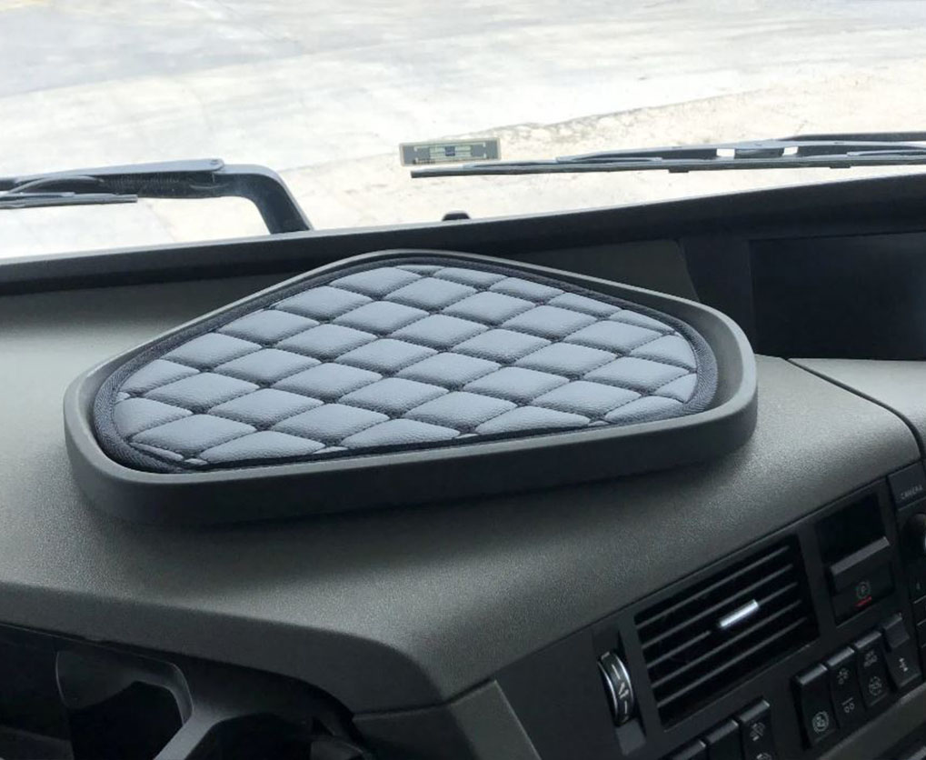 Volvo FH 4/5 - Fully Tailored Faux Leather Truck Mats